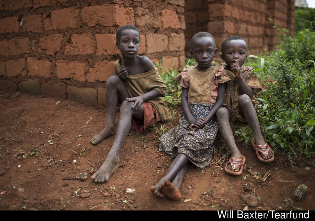 Children wait together. Will Baxter, Tearfund.