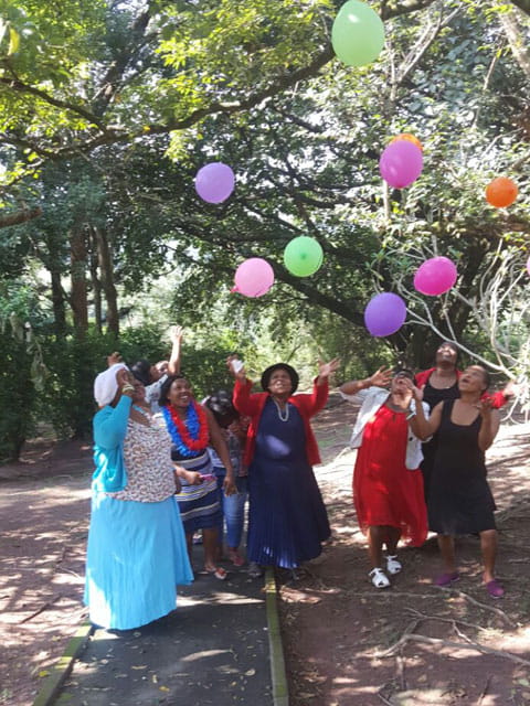 Phephisa women release balloons