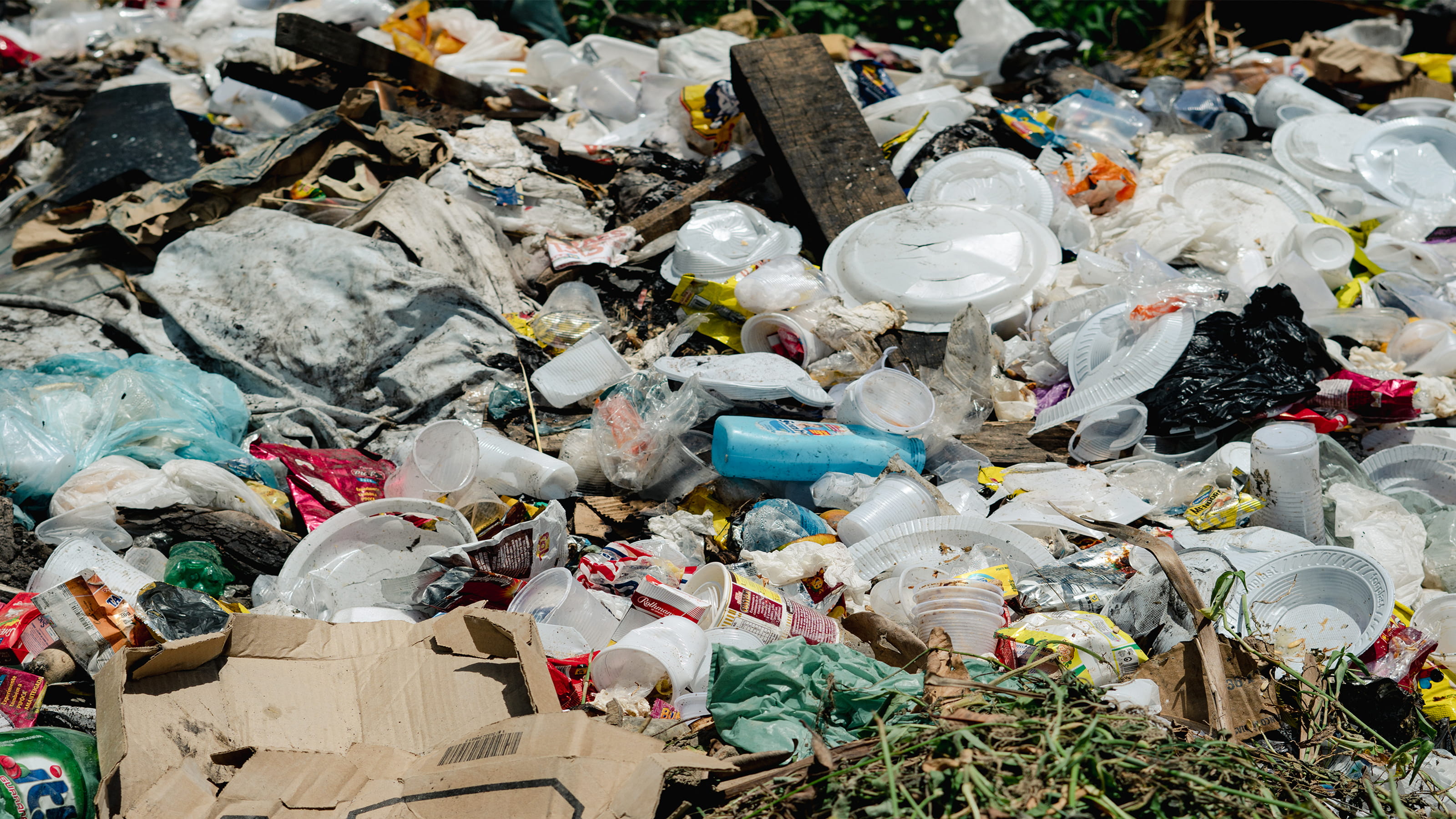 Photo of piles of rubbish